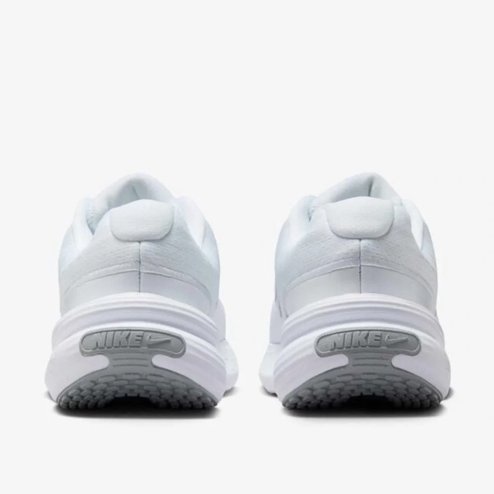 NEW Nike Unisex Uplift SC Size 4Y